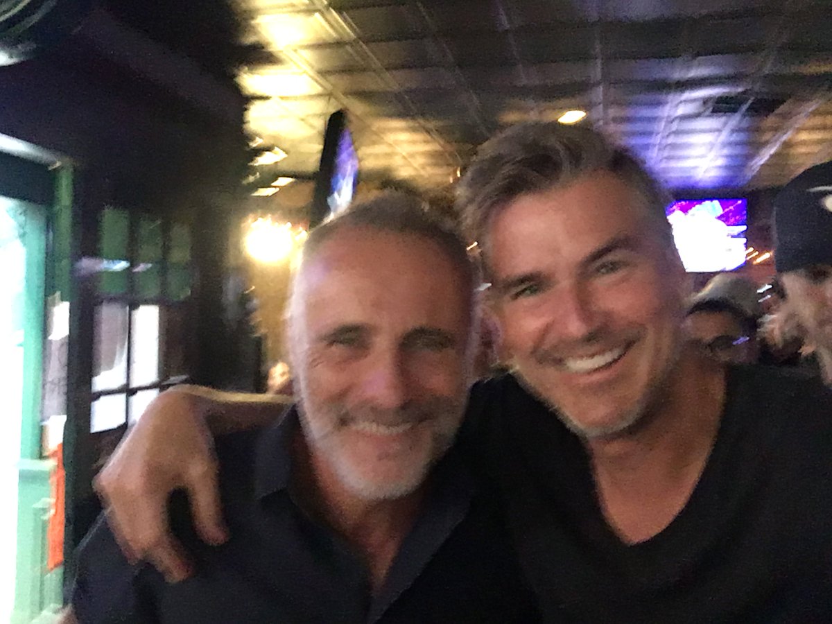 RobertMerrill_'s tweet photo. Murphdog watching #mcgregormayweatherfight #obriens #mma #boxing #goodtimes #oldfriends #sonsofanarchy #picoftheday #silverfox #mates https://t.co/OJUyRQWOhb