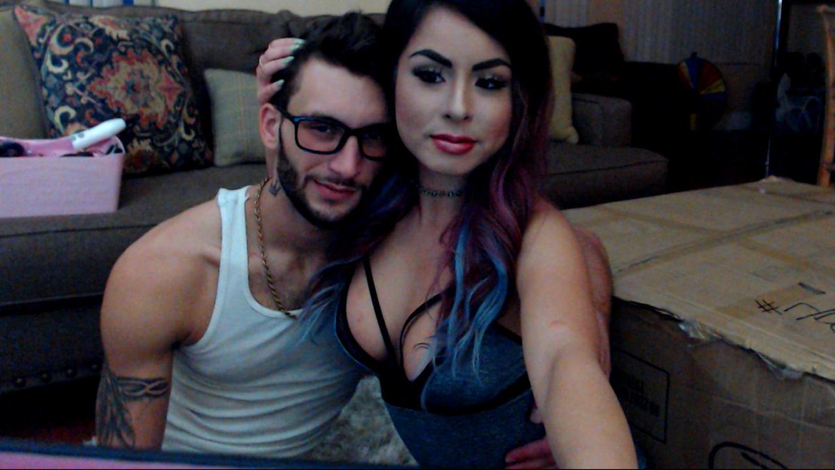 Your fav @Chaturbate couple is building a flippin COUCH on cam tonight. 