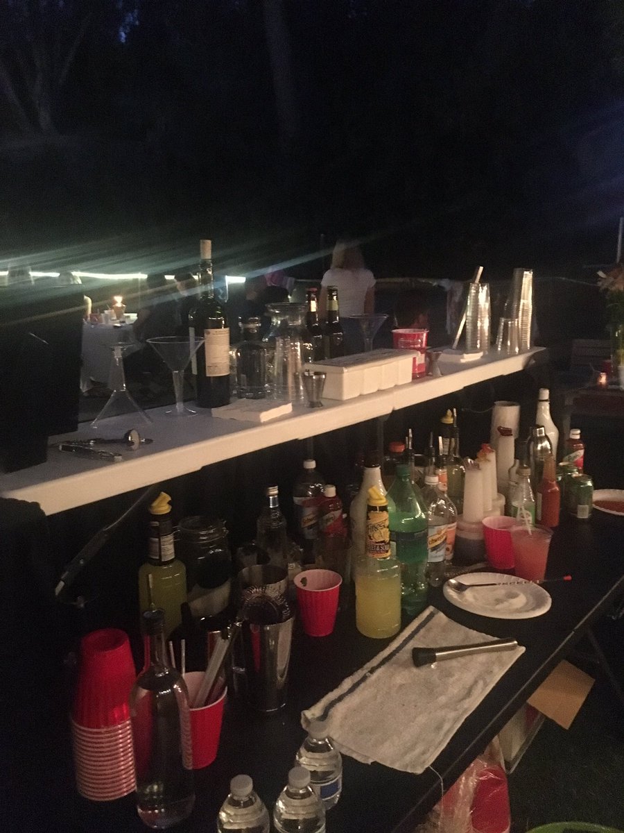 iAMaMixologist's tweet image. Bartending a private party for the #MayweatherVsMcGregor Fight #Bartender #DiamondBar #Mixologists #TMT #TBE #McGregor