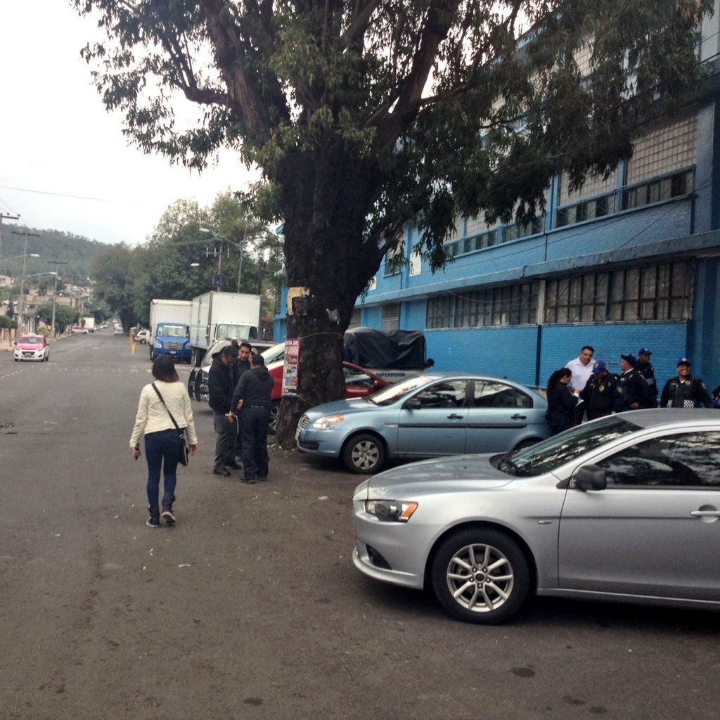 Alc_Iztapalapa's tweet photo. En operativo se recorren colonias: Los Reyes Culhuacán y San Antonio Culhuacán por denuncia ciudadana #IztapalapaSinDrogas https://t.co/TkjrXxMAHc