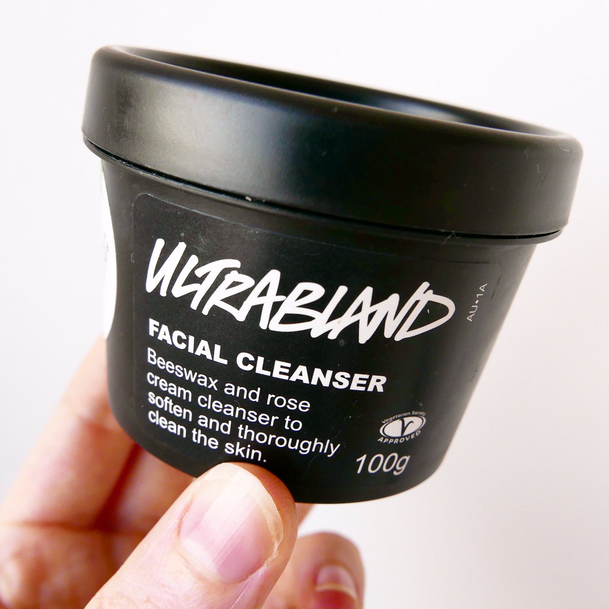 bonnbeaute's tweet photo. Weekends are for playing with products and finding new uses for them - @LUSH_AusNZ Ultrabland makes an excellent balm for irritated skin too https://t.co/S4PEjijfmW