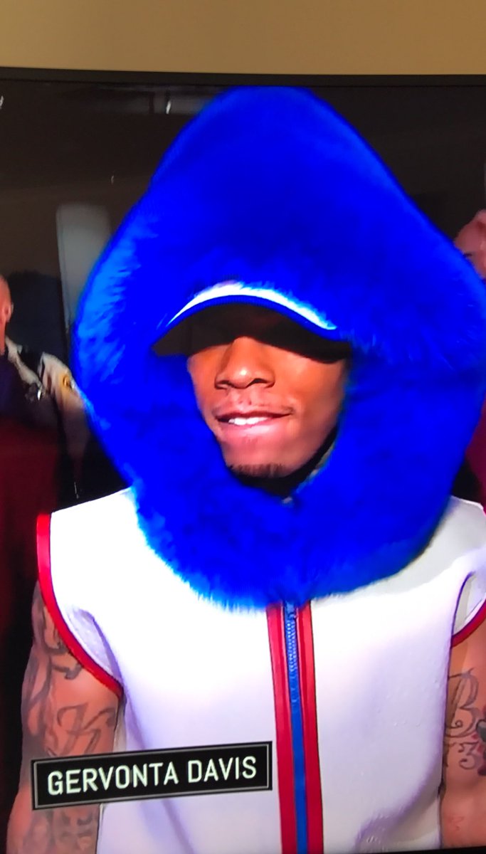 BillyMoMates's tweet photo. Who wore it better #MayweathervMcgregor https://t.co/RJUhc07W9s