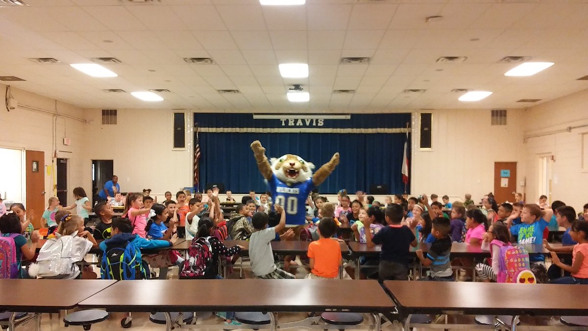 aramirez789's tweet photo. It was a fantastic First Week of School at Travis! #travisrocks #sulsprisd #teacherweekss https://t.co/Ox0gaOy4eg