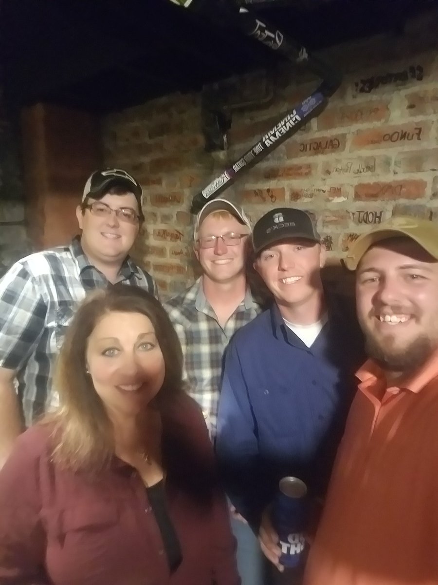 JaniceDownes's tweet photo. #NASHNext mid Missouri finalist Bluestem, real farm boys from #WindsorMO @the_blue_note #NashFM, #NashFM100 @HeadIndianCoMo #NashNext2017 https://t.co/aKj81JLOdx