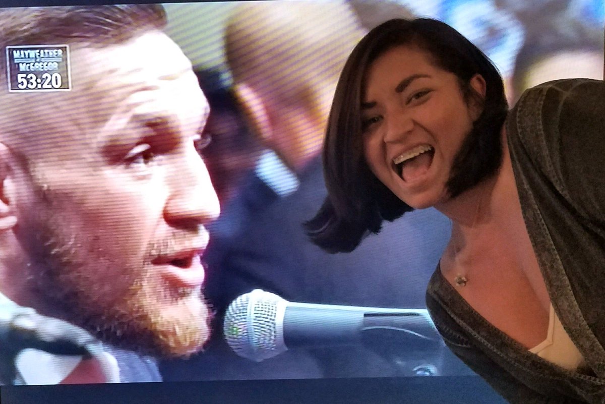 TidesTurtle's tweet image. Who's ready!!?? #MayweathervMcgregor 
Fight night!