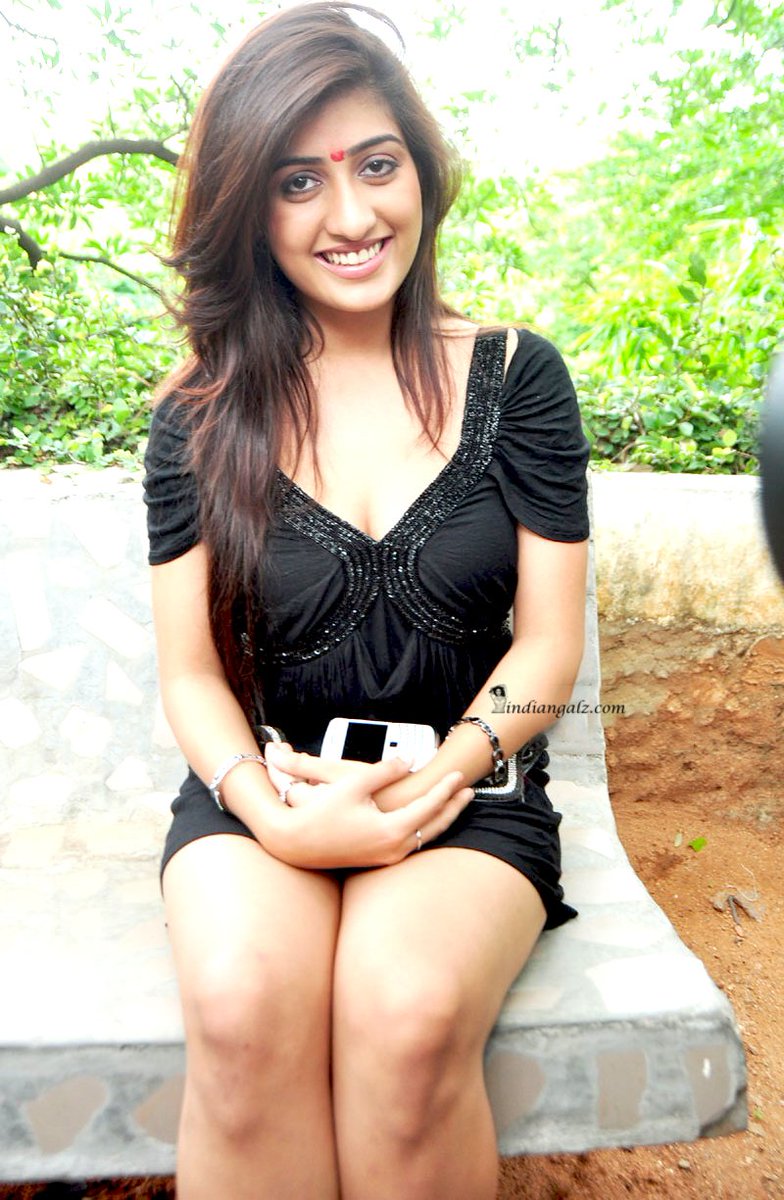 indiangalz's tweet photo. Hottie #AnishaSingh in a short black dress #Kollywood #Tollywood #Tamil #Telugu
More of Anisha:
https://t.co/SJGaR9Qcg3 https://t.co/nTwiQUHbT0