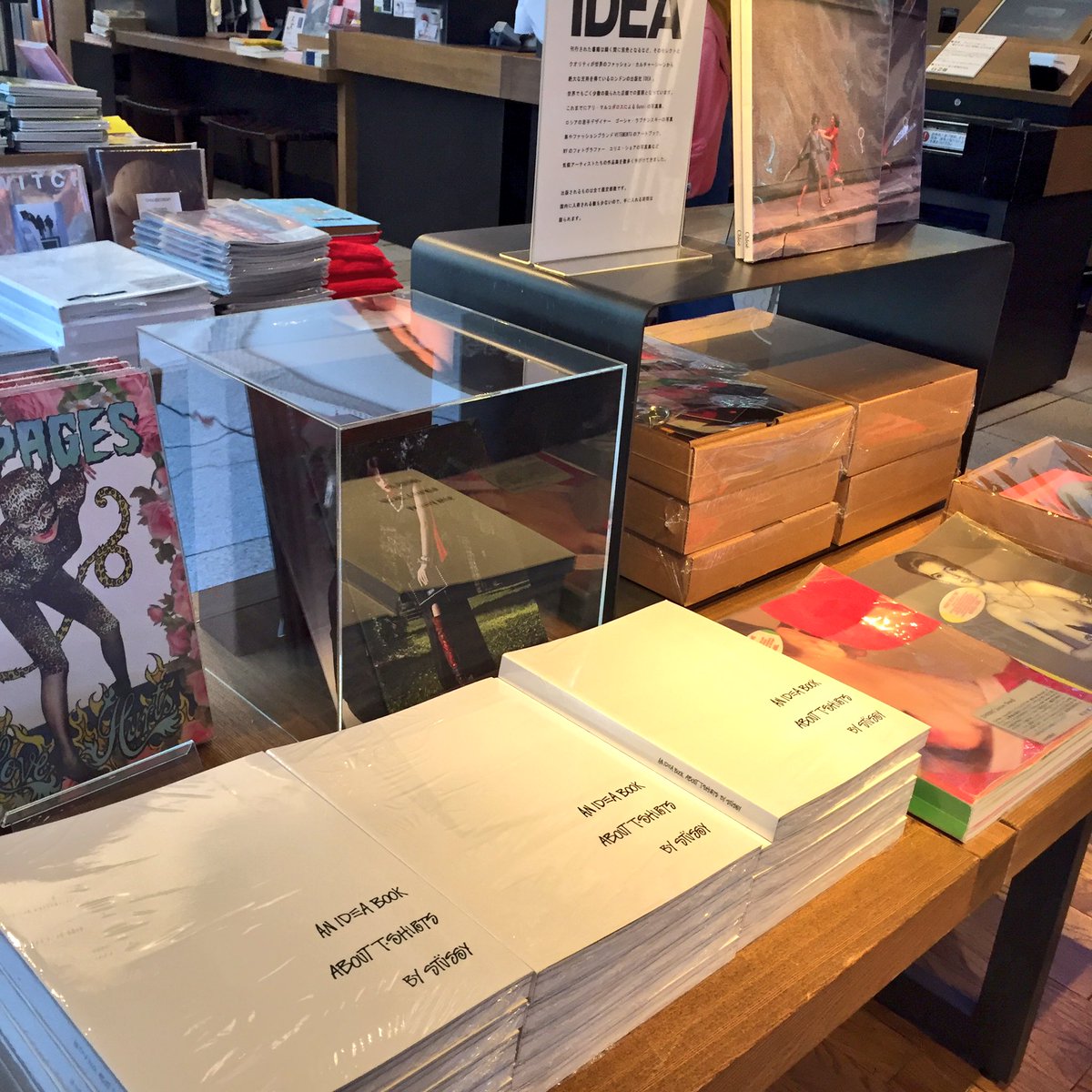 IDEAの新刊、さらに「AN IDEA BOOK ABOUT T-Shirts By Stussy」が入荷