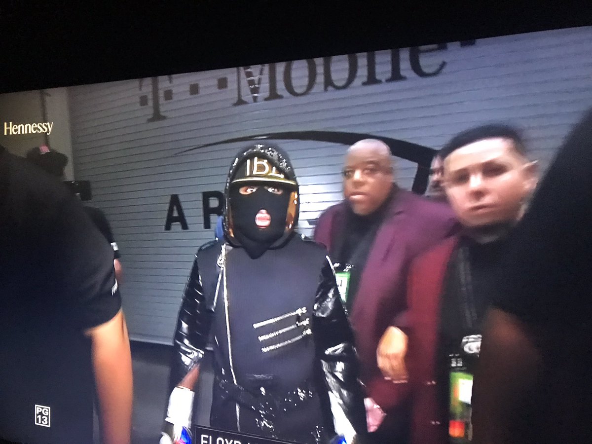 I'm sorry...what the hell is that about #wannabeninja #MayweathervMcgregor