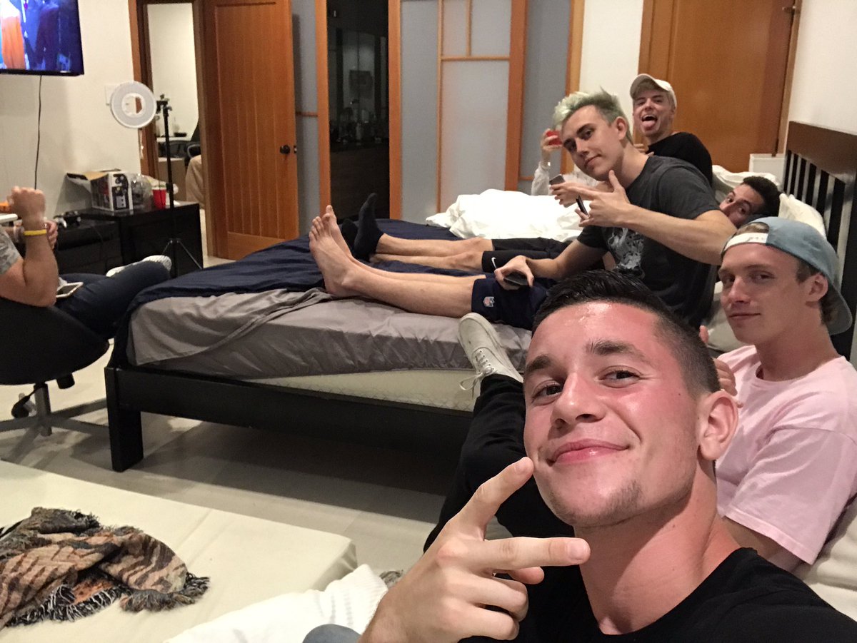 Bouta witness history wit da <a href="/zhouseyt/">Z House</a> 
#MayMac