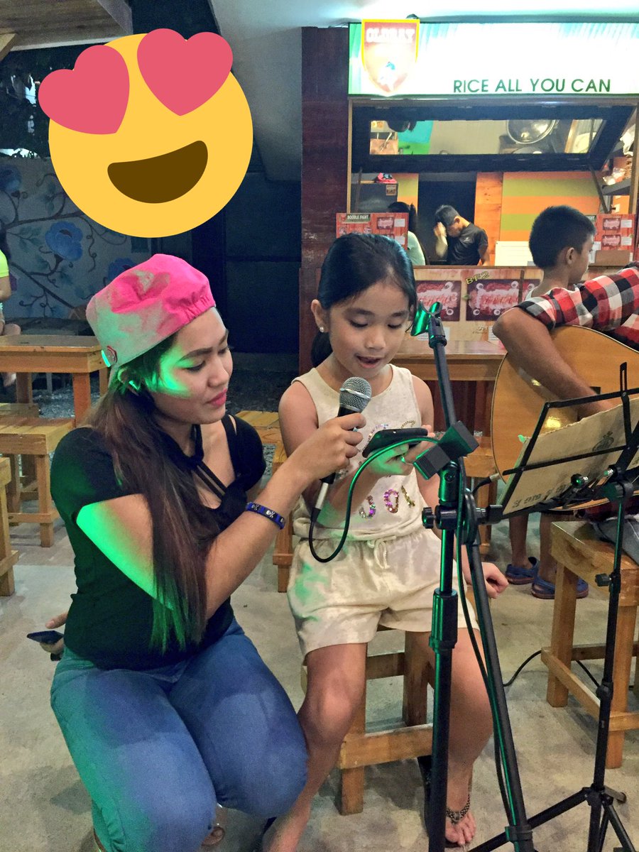 BackyardEatsPh's tweet photo. When angels 👼 sing 🎶 at #BackyardEats you know it's a good time #KidsOfBackyardEats #WeLoveBackyardEats #Jamming #Dining #Food #Fun https://t.co/DG53vYwIvC