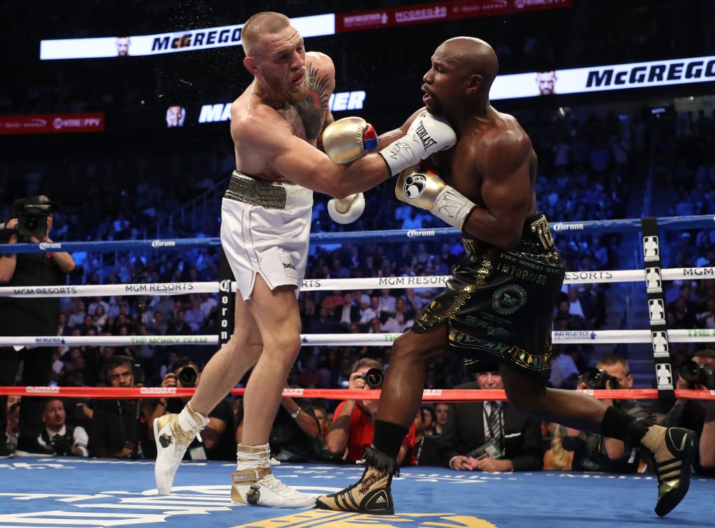 BBCSport's tweet photo. Round 7:

"Whatever happens, @TheNotoriousMMA
has been a revelation in the boxing world" - @5liveSport.

Live https://t.co/8b0PAFZqje https://t.co/sEyQ4xV6Zq