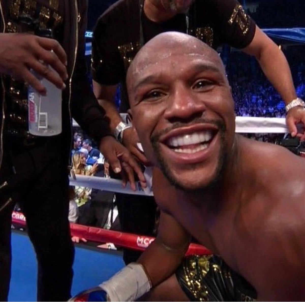 ModernNotoriety's tweet image. 50-0 #mood #McGregorMayweather #FloydvsConor