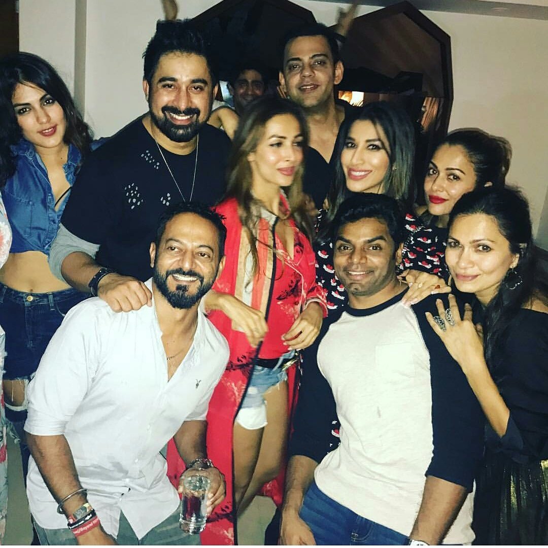 #Reunion of the #MTV gang #CyrusSahukar #NikhilChinappa #MalaikaAroraKhan #SophieChaudhary #AmritaArora #RheaChakraborty