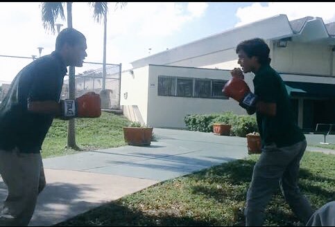 NickFenelon's tweet photo. Floyd vs McGregor https://t.co/820eCmc17D