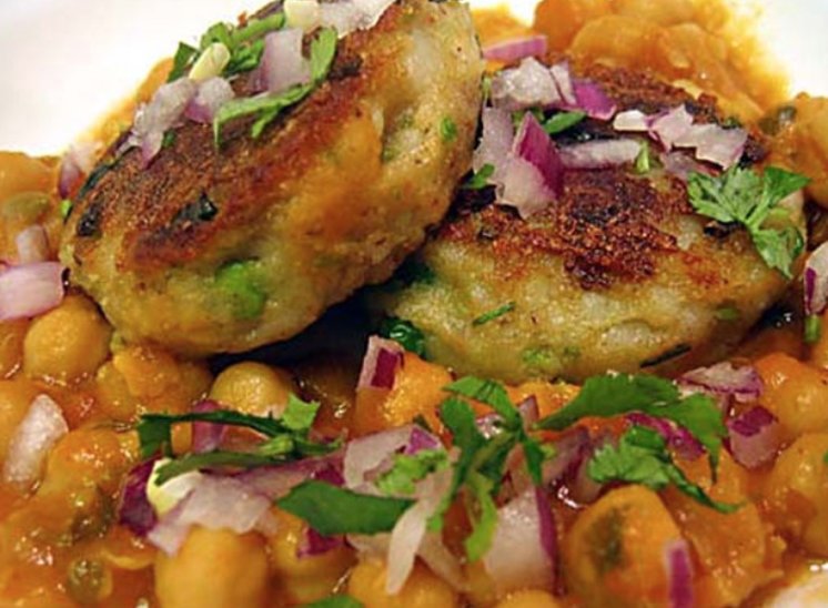 MastK's tweet photo. We bring to you the best of North Indian food - chaats and mains. Check out the full menu now. Order https://t.co/0KCqFOCGYJ or on our app https://t.co/iWKRkMndj4