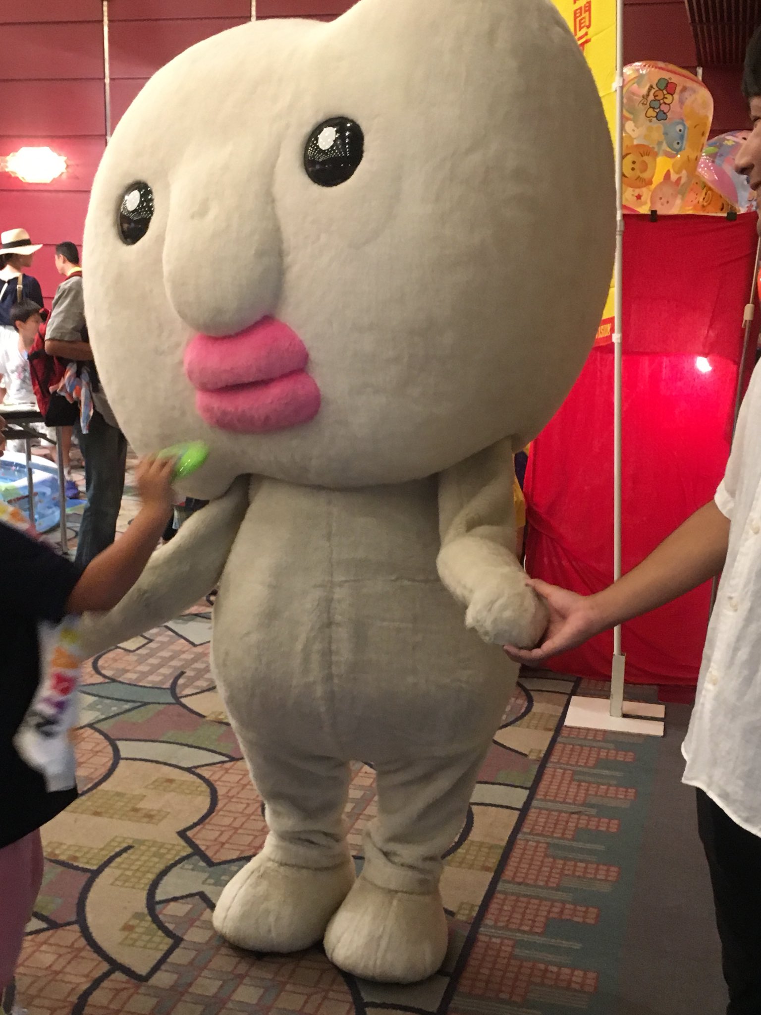 しーか Su Twitter チビッコに遊ばれる南海放送キャラクター ウィット 南海放送本館 ウィット 24時間tv しーか Su Twitter チビッコに遊ばれる南海放送キャラクター ウィット 南海放送本館 ウィット 24時間tv