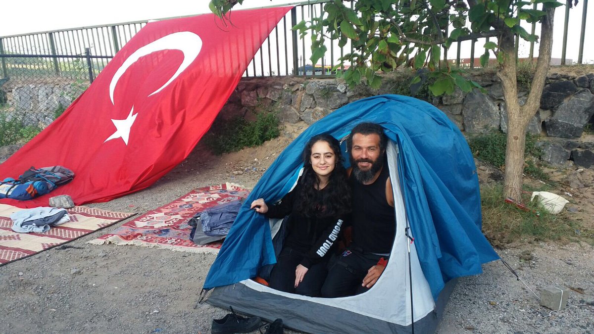 halitsahin61's tweet photo. Bugün günlerden 27 Ağustos saat 15;00 da yürüyüş vakti.sabah kızım da geldi Trabzon'dan çadıra baskın https://t.co/NDCJv6xsMO bir aileyiz https://t.co/JuTHV2162I