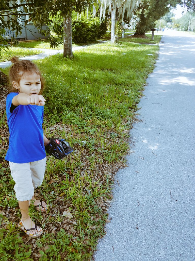 ZuesHpEnt's tweet photo. Daddys superstar im the making! #elijah #myson #sportshead #ππ #teachthemyoung https://t.co/aNy4go5t1r