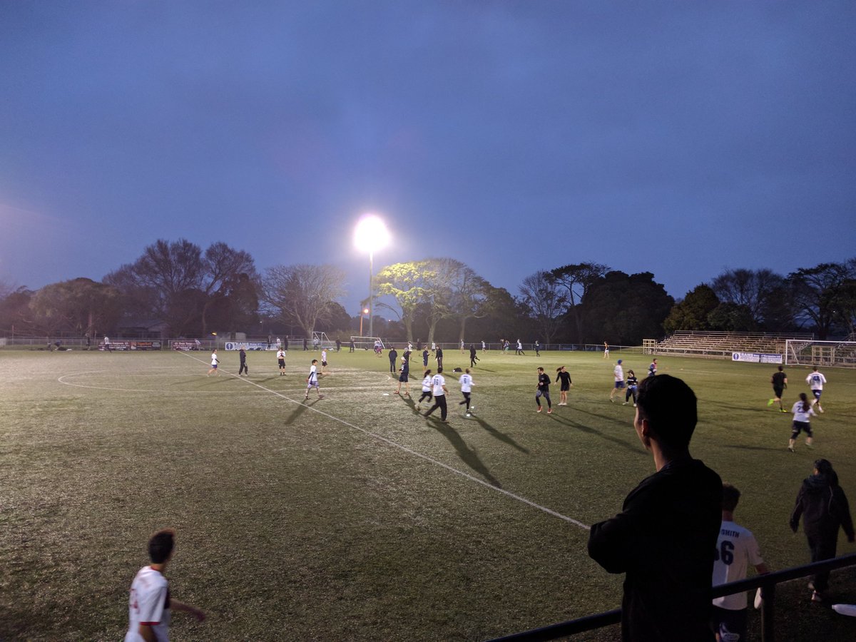 AuckUltimate's tweet photo. Sideways rain... Treating those upwind points like gold. #aucklandultimate #winterleague https://t.co/zaYPv6arSj