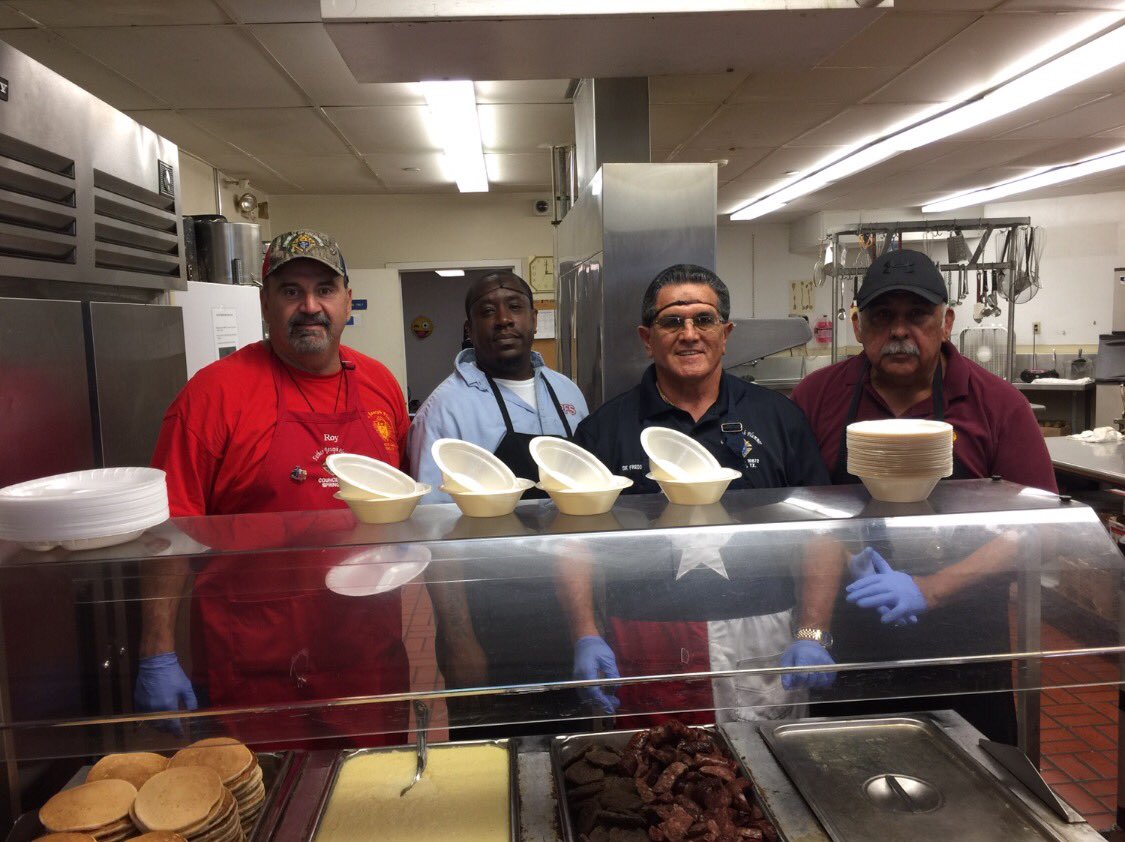 RoyRiversJr's tweet photo. Bummed out. Today was our turn to cook breakfast at the homeless shelter in downtown Houston. 24 hours heavy rain, freeways are closed. 🌪⛈☔️ https://t.co/hTRZGvkma4