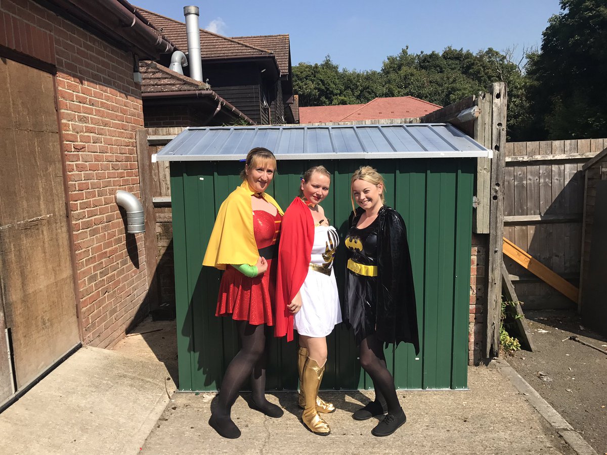 Lunch time served by us superheroes @castlelake1 <a href="/WeAreSUGM/">WeAreSUGM</a> #gosh