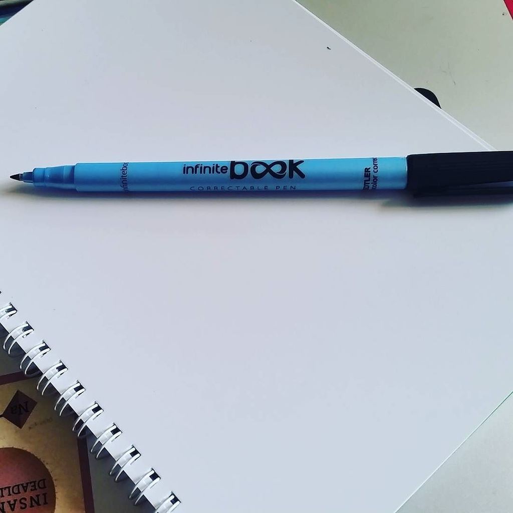 Kaiberie's tweet photo. #Infinitebook - a whiteboard book with multiple pages. Super cute for drafting and sketching before photographing … https://t.co/6lKpcSUsav https://t.co/ZfcHLbFEhx