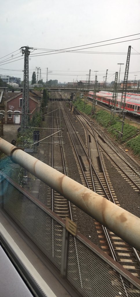 Zug beim ausfahren, mit mir drin.