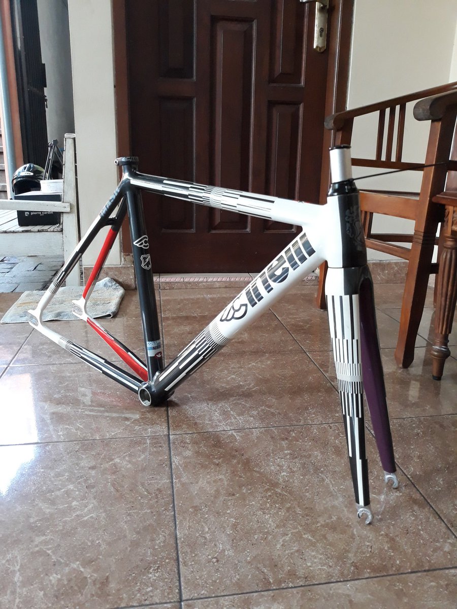 RioKurn13055838's tweet photo. WTS cinelli mash parallax size 50 good cond with box. WA 082324664072 #fnfjb https://t.co/a8a1J3GWwu