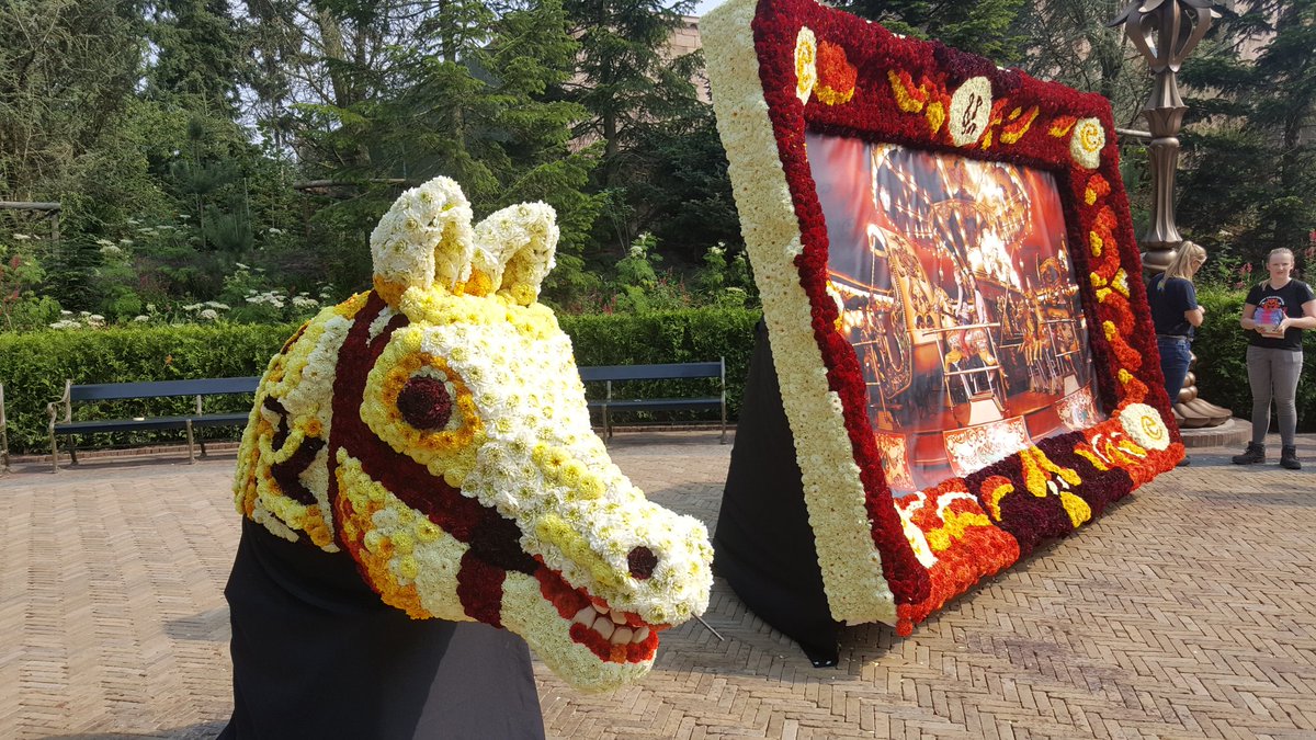 BC_Valkenswaard's tweet photo. Kunstobjecten prikken in de @Efteling een succes #corsovwaard #corso2017 #Efteling  https://t.co/nBC5motRXn https://t.co/5sGHuzTudc