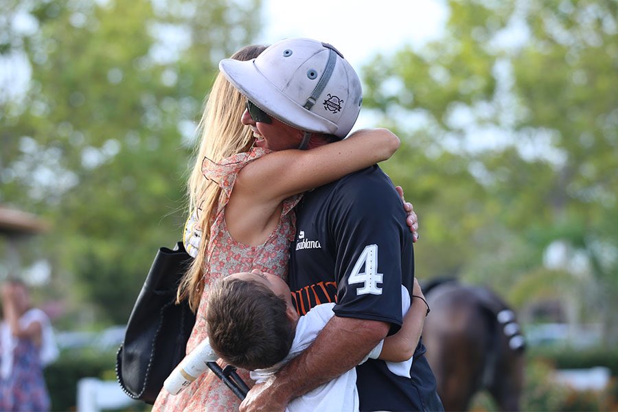 Pololine's tweet photo. #picoftheday II: @alemuzzio #family #happypolo #copadeoro πͺπΈ π #mediumgoal #equus (ph by @pramirezphotos) https://t.co/9UQqJvb8Kz