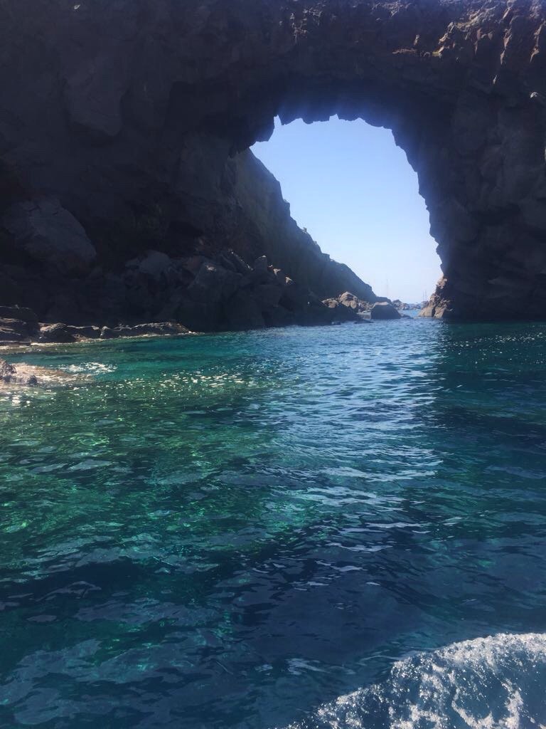 fraga801's tweet photo. #Salina #profondoblu #mare #lacosapiubella ❤️❤️❤️❤️ https://t.co/XXYNH5DsPG