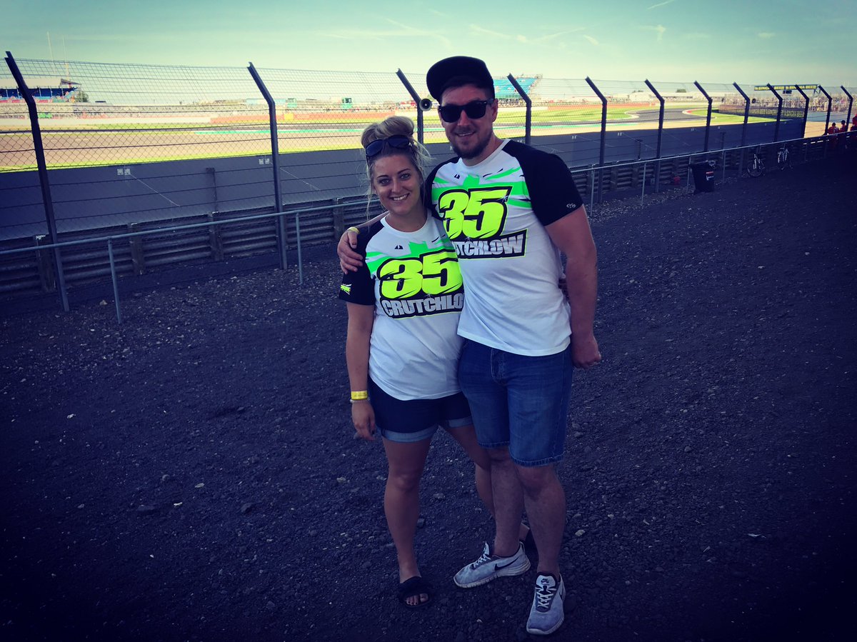 love_hire's tweet photo. C'mon @calcrutchlow #showingoursupport #welovecrutchlow #crutchlowlove #35 https://t.co/5iKbyVZAvw