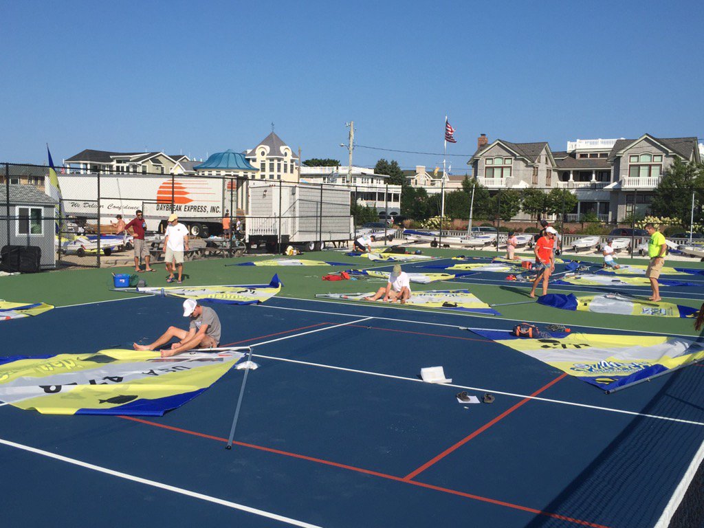 sunfishclass's tweet photo. Saturday sail prep @SunfishWorlds #brantbeachyachtclub #tenniscourt #fastfleet https://t.co/xZWS641tqA