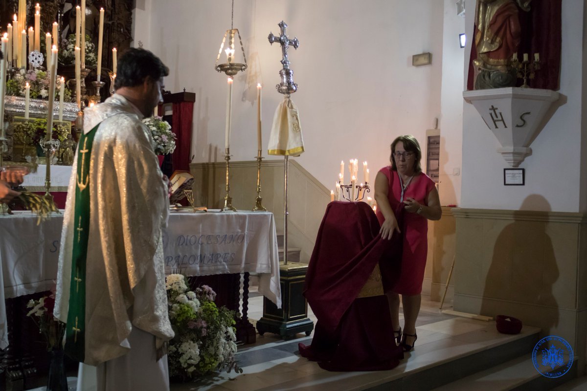 HdadPalomaresC's tweet photo. El pasado día 11 de Agosto tuvo lugar la presentación y bendición de una nueva saya para la Stma Virgen.

+INFO: https://t.co/CVnUsIy2ct https://t.co/vxIGxLVaN0