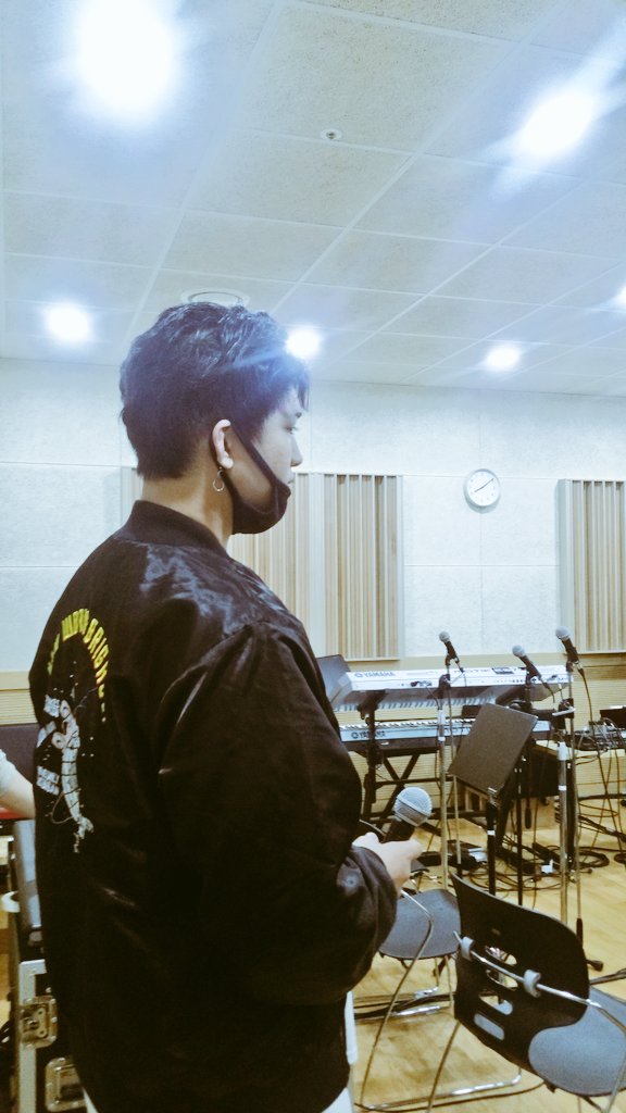 FCUZ0108's tweet photo. 칸, 연습중 🖒 Special guest https://t.co/YWNKwoXQ7l