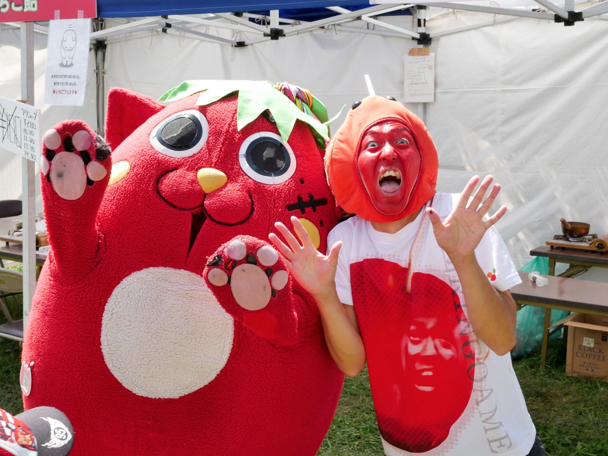 りんご飴マン 青森県の生ゆるキャラ いちごフェスタ ありがとうございました いちご飴のワークショップも大盛況 とにかく人であふれた超人気イベントでびっくり 楽しかった いちごフェスタ にゃんごすたー T Co 9aecxijrtv Twitter