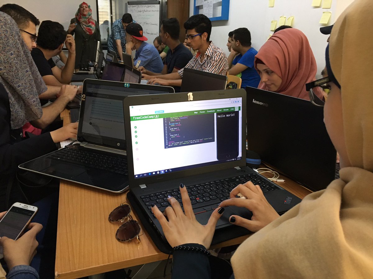 GazaSkyGeeks's tweet photo. Saturdays are just as busy as a normal work day, just as vibrant! #Coding4Everyone #GSGCodeAcademy https://t.co/J3ihZxcN2Z