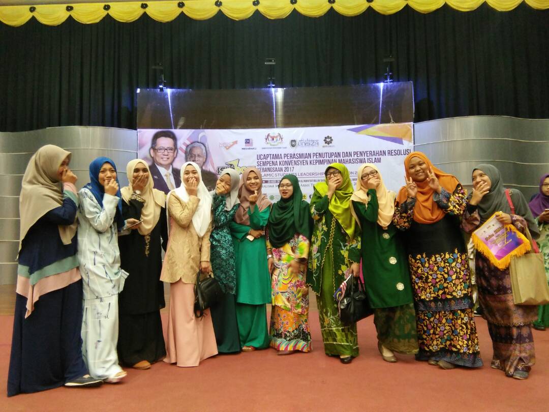 puteriarchy's tweet photo. Regardless of the fatigue, pressure and emotional distress, #ISLC2017 is indeed going to be missed β€ https://t.co/X10eV5W7Ix