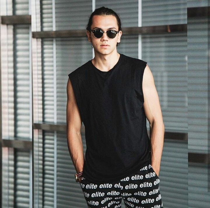 ployprrr's tweet photo. คุณเต้บอกว่านิกกี้อายุแค่21 แต่มีบริษัทtrading ทำรายได้30-40ล้านต่อปี โฮรรรรรรร บอสคะ #TheFaceMenThailand https://t.co/sEHuTNZhEn