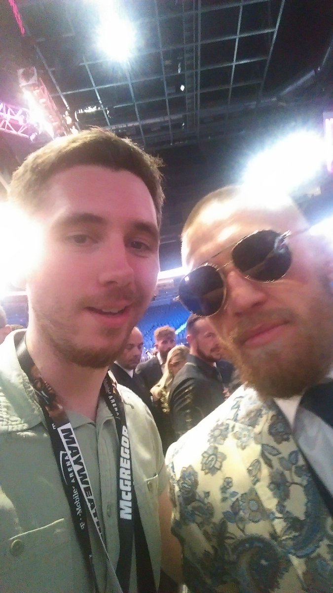 L7EBand's tweet photo. When @TheNotoriousMMA offers you a glass of whiskey... 🍹🍷 https://t.co/0vobcOflgR