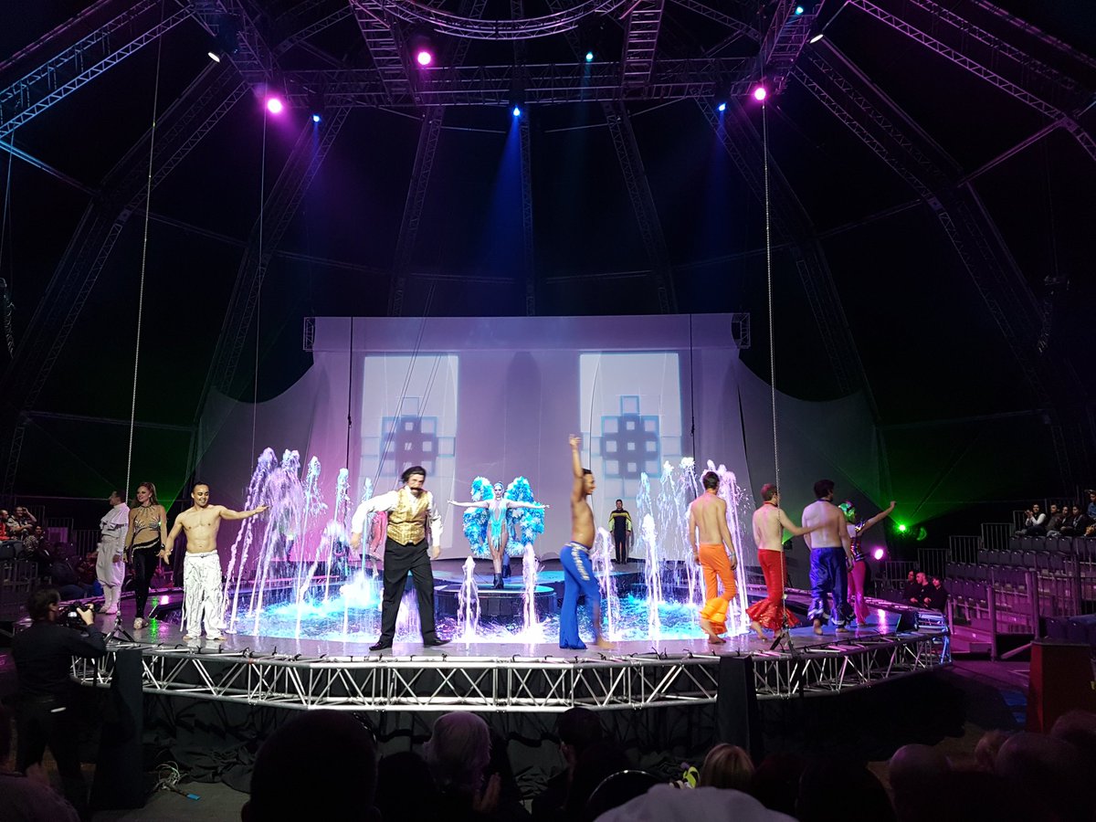prettifulblog's tweet photo. What @splashcircusSA @Computicket @SilverstarZA @tsogosun advertised. Vs what you really get. #SplashCircus https://t.co/ukYRVUrAa6
