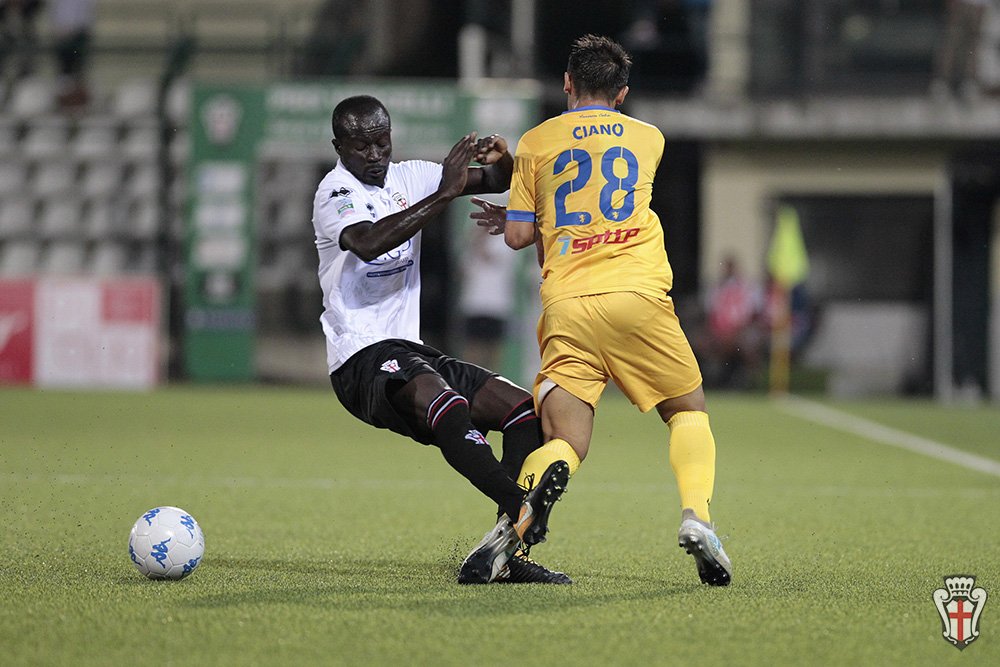 ProVercelli1892's tweet photo. Guarda le foto del match d'esordio in @Lega_B contro il @Frosinone1928 ๐ท
Gallery completa qui ๐๐ป https://t.co/daHEqP7UiQ
๐ฑ #PrvFro #ForzaPro https://t.co/jtGPtLUJed