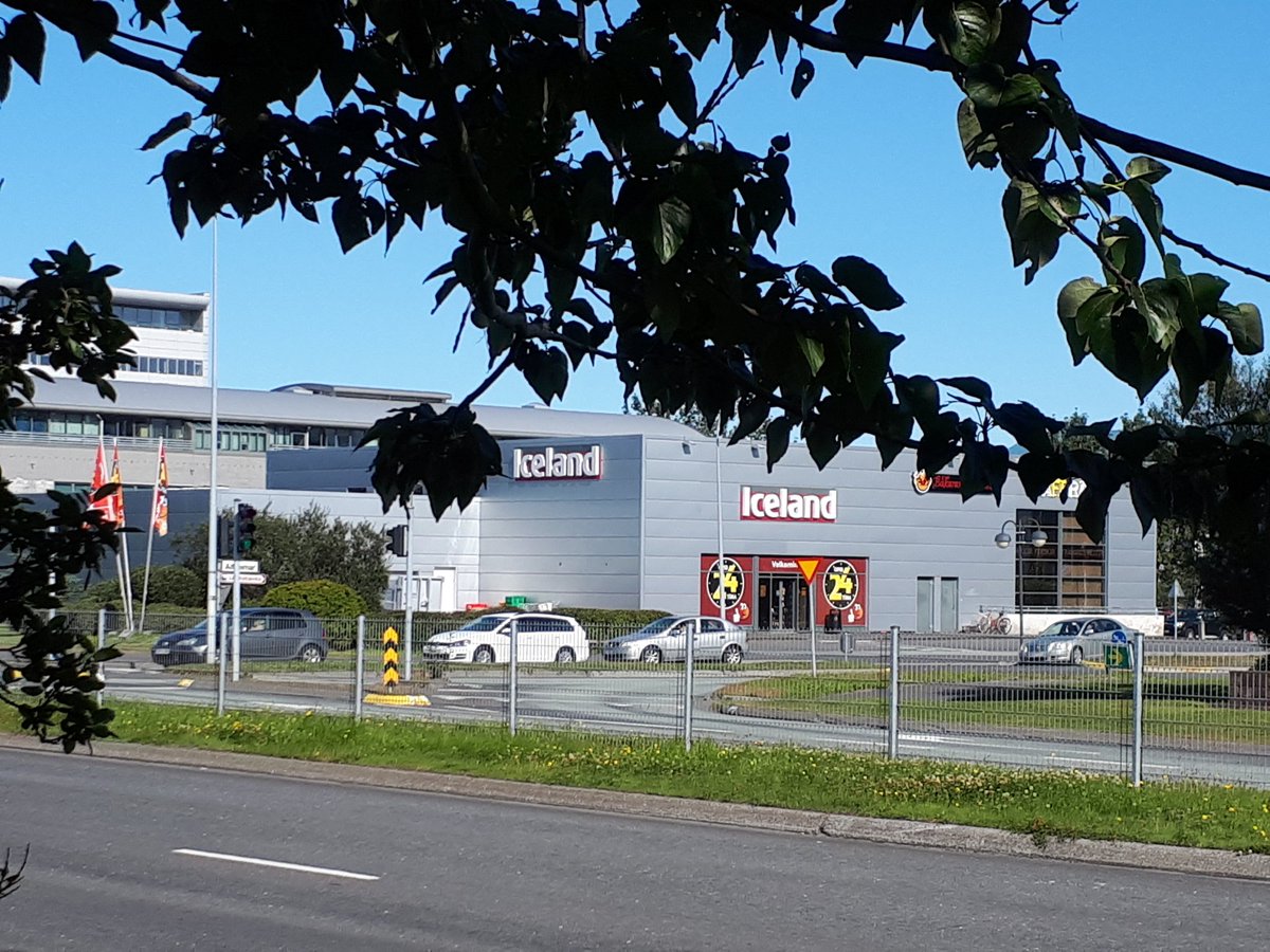 Leeny_Lou's tweet photo. Turns out that there really is an @IcelandFoods store in #Iceland #alliswellwiththeworld π
https://t.co/h40vGyZCrn