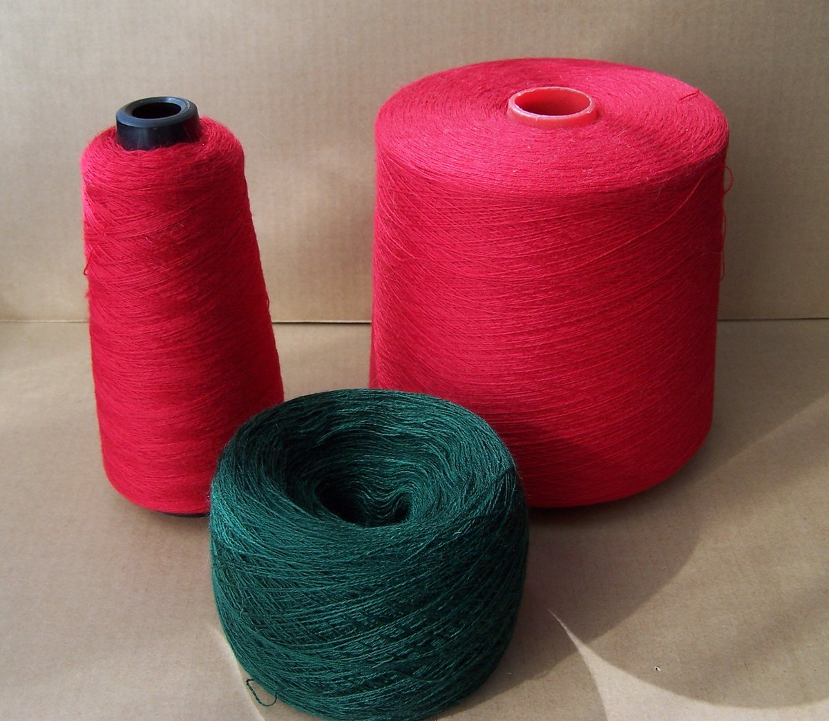 dandelionwinemp's tweet photo. and a kind of a Christmas scarf (quite time, innit?) )))
#machineknitting #knitting_machine #yarn #christmas https://t.co/rcjdqgPZQr