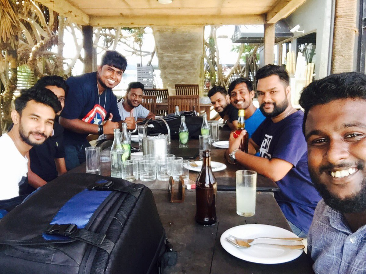 Thish_D's tweet photo. BU meetup 😏 https://t.co/pSKuG9tBrz