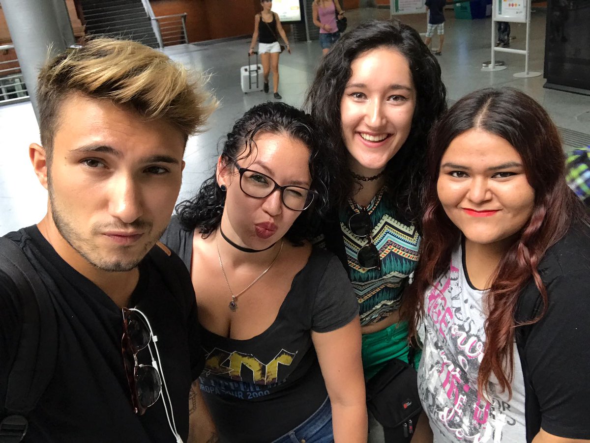 carolardaya94's tweet photo. A veces la vida es MARAVILLOSA y crea momentos especiales con personas mágicas. GRACIAS mundo por esto 😍❤ https://t.co/quuTSO2u84
