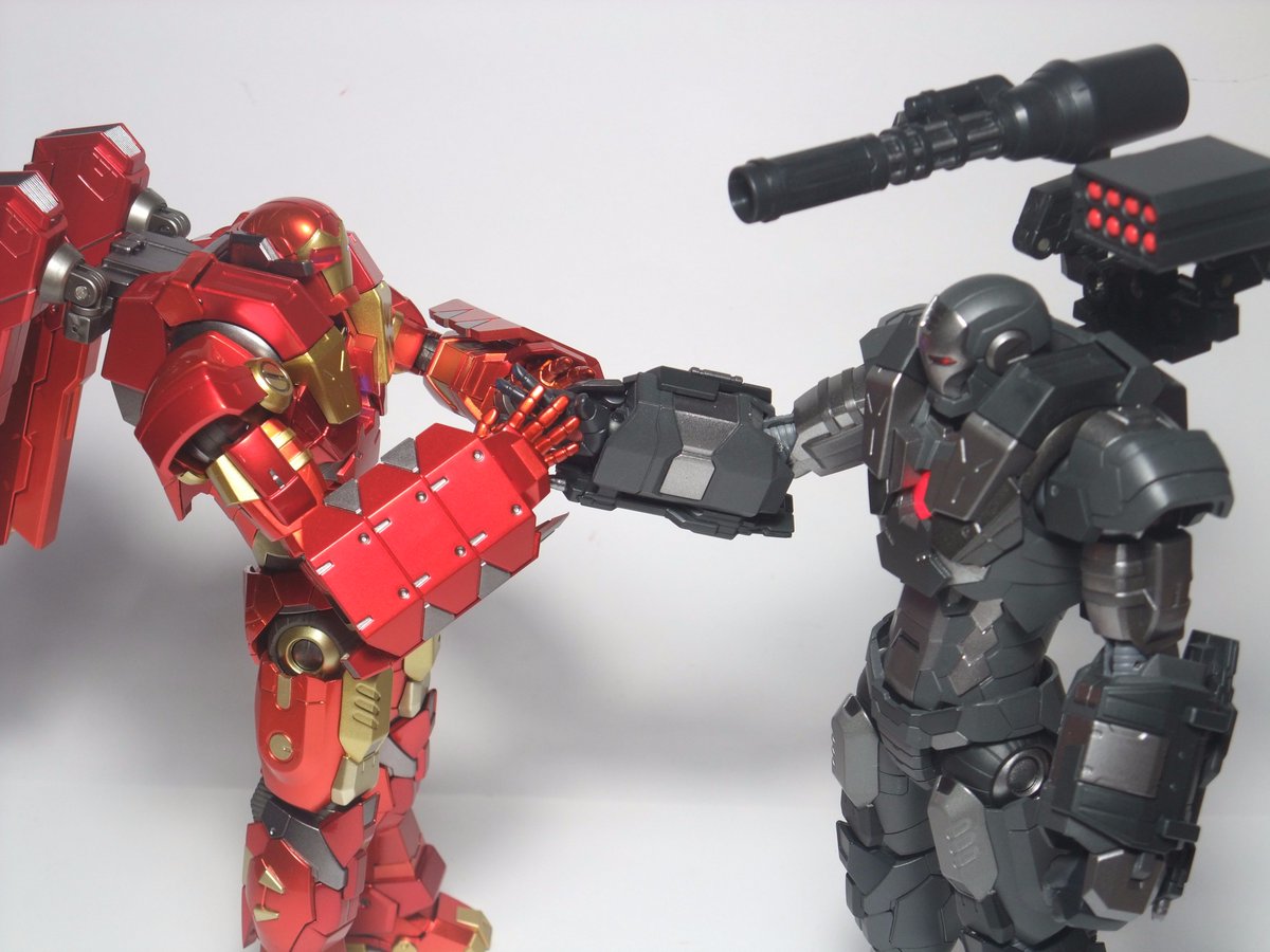 DinTyphoon's tweet photo. War Machine先輩!
#MODULARIRONMAN #MODULAR #WarMachine #sentinelcoltd #Ironman #reeditironman #千値練 https://t.co/CyrEJVcenO