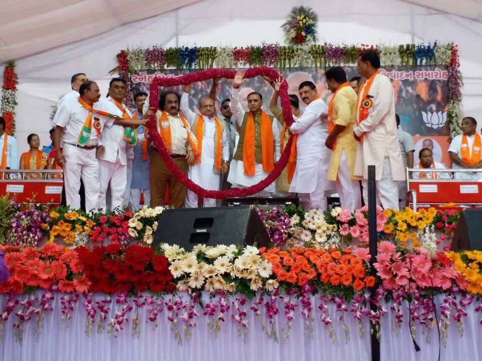 imBhupendrasinh's tweet photo. At the felicitation ceremony of former MLAs Shri Ramsinh Parmar, Shri Mansinh Chauhan and Shri Mukesh Shukal at dakor of kheda dist. https://t.co/BjNH5tawz9
