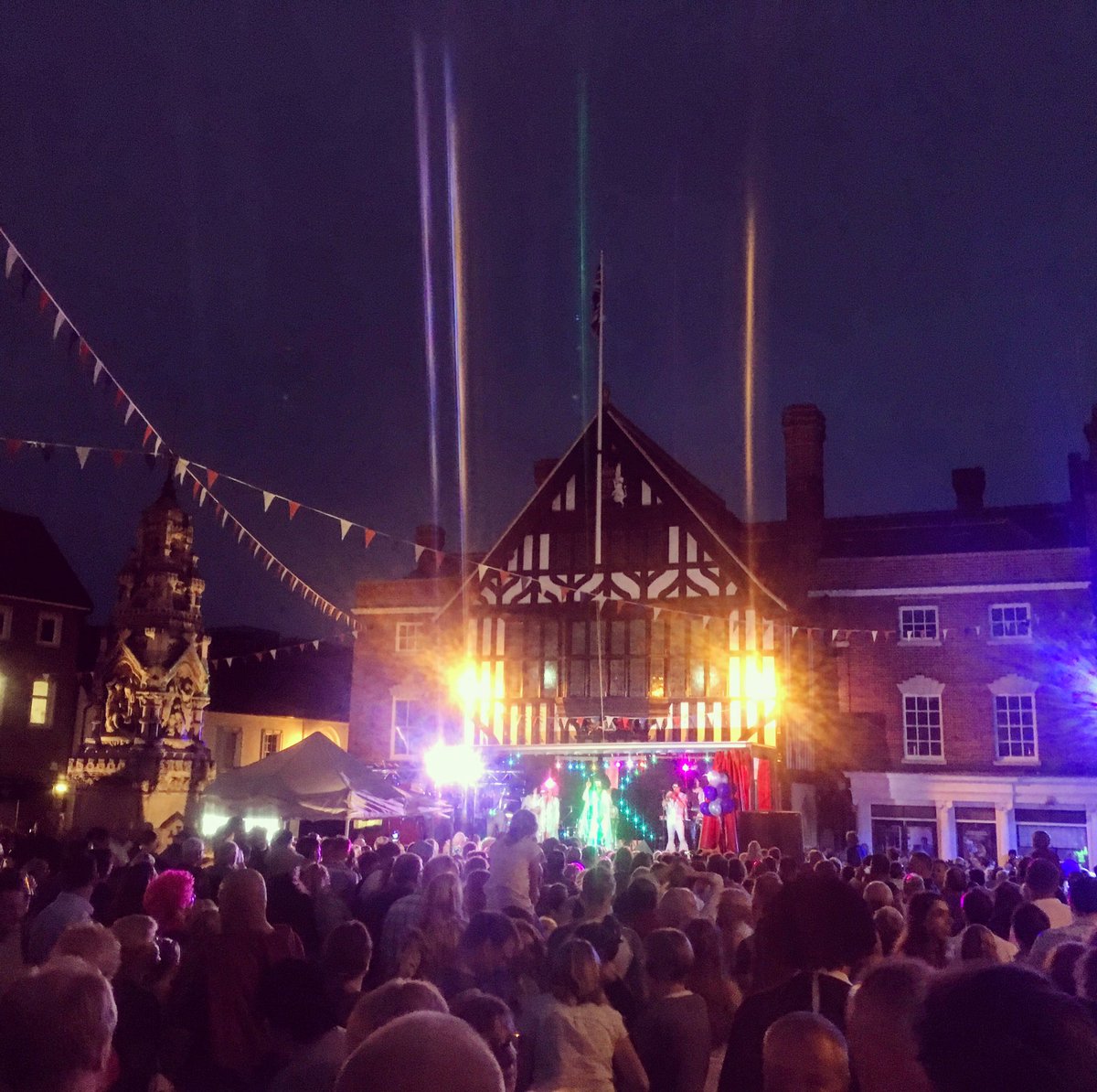 AnnieFeathersto's tweet photo. #SaffronWalden #UncleFunk #Dance https://t.co/KbTpdGJIXq
