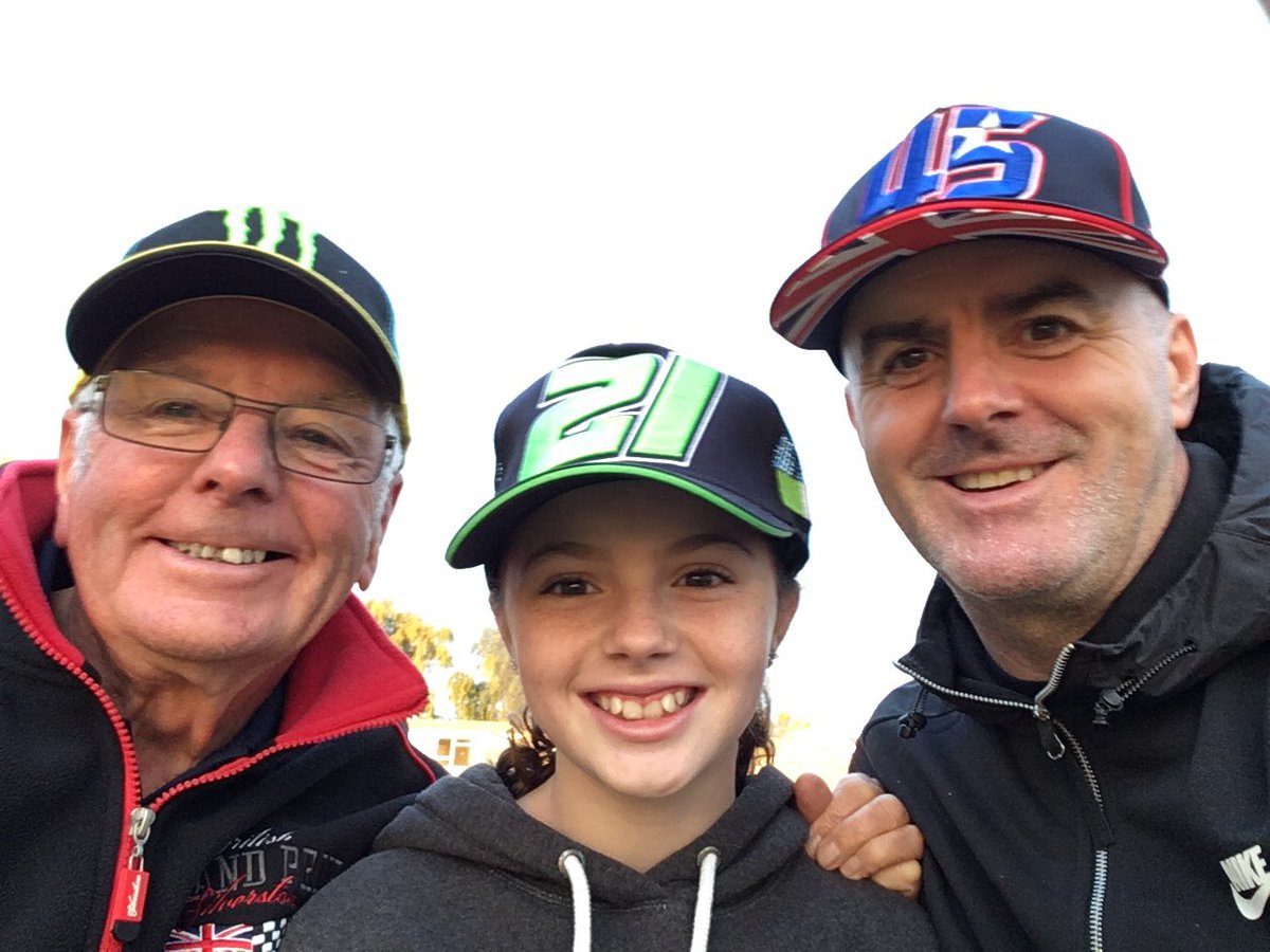 G0DHL's tweet photo. #MotoGP We're here!!!... 👍🏻😃 https://t.co/IoowmVt0Lt